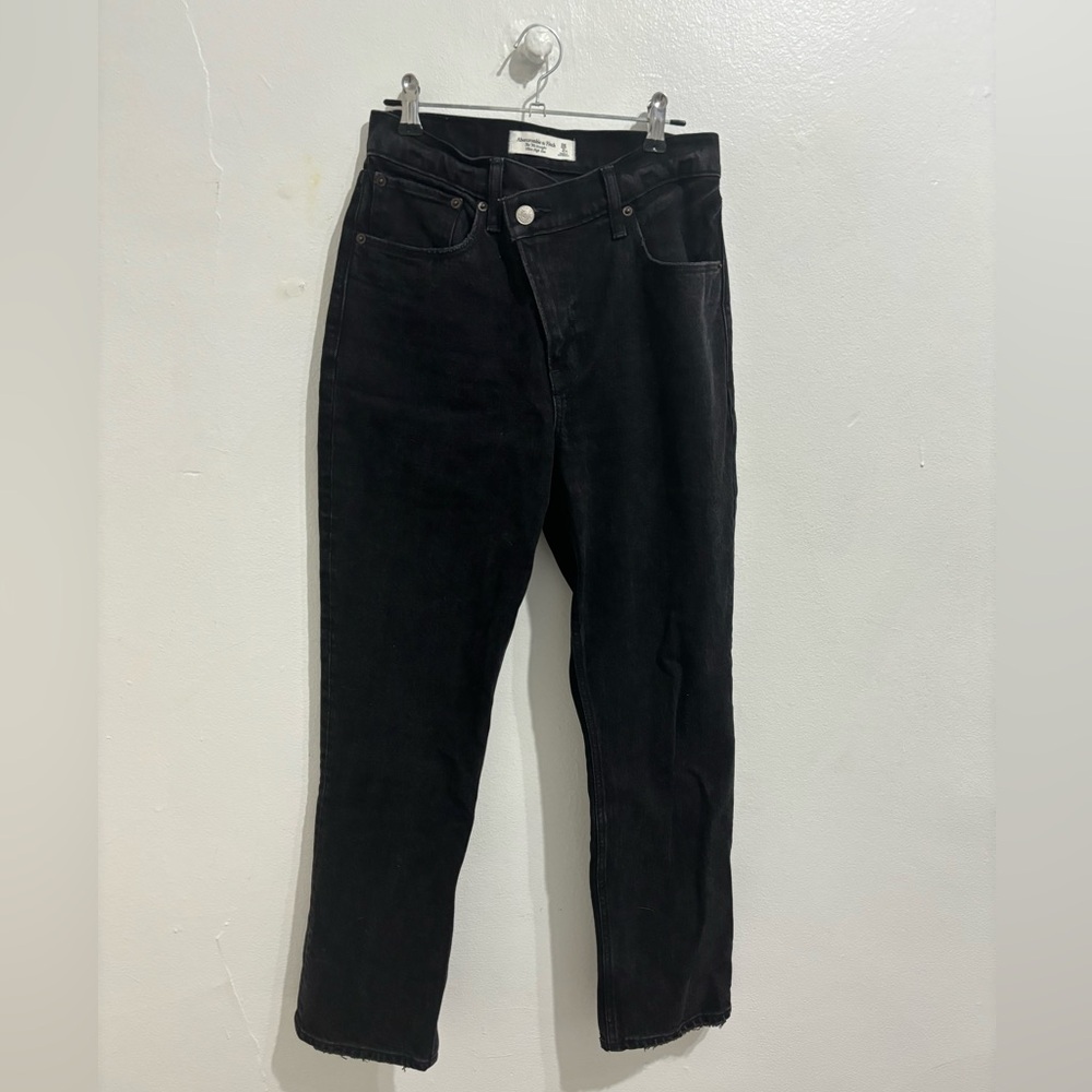 Abercrombie & Fitch - 90s Straight Ultra High Rise Jean